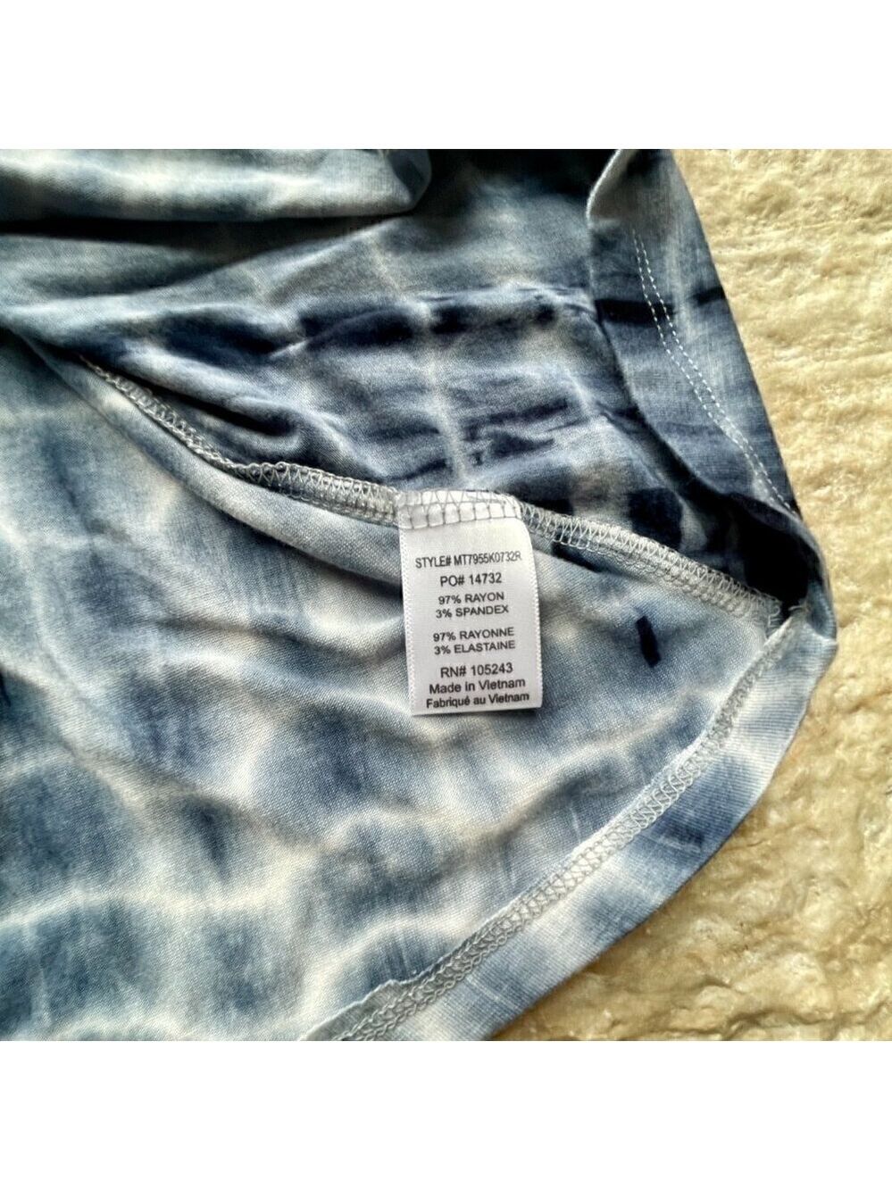 Blue and White Tie Dye Bobeau Yoga Swing Tank, Size Large - Picture 4 of 10
